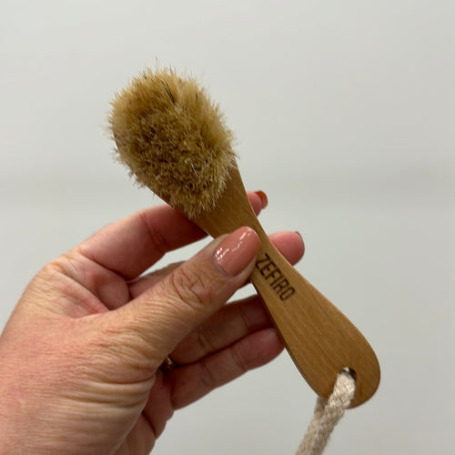 Seconds face brush