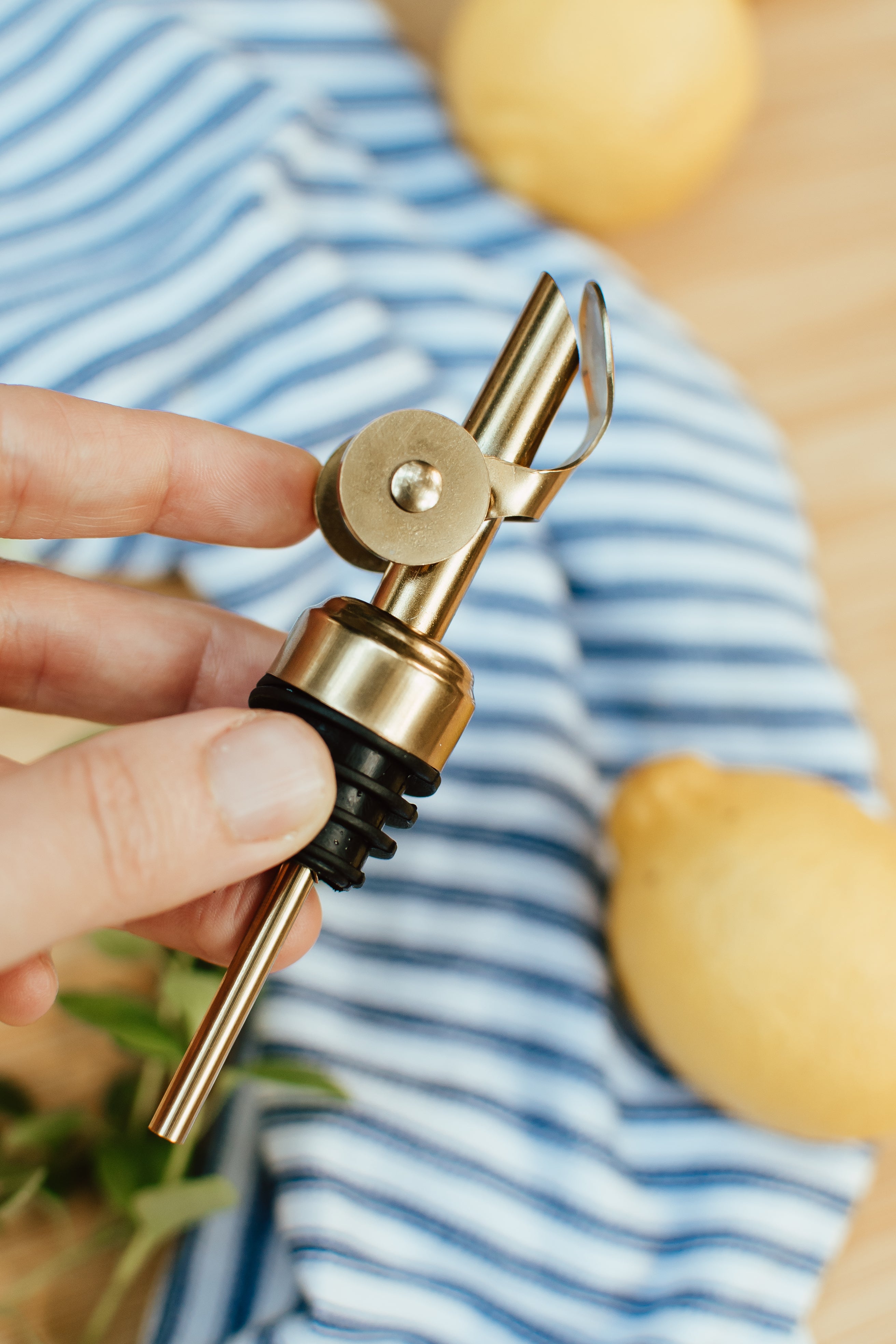 12352497-A6EF-410D-B048- 12352497-A6EF-410D-B048-