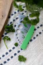 Load image into Gallery viewer, Herb stripper/cutter